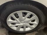 足元が整っていると、車全体がすっきりとした印象になります。丁寧に清掃を済ませており、気持ちよく乗り出せる状態です。まずは実車の雰囲気をご覧ください。