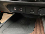 ワイヤレス充電器も装備!Qi対応スマートフォンの充電専用です。