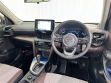 運転席まわりです。 各操作スイッチは使いやすい位置に配置されてます。