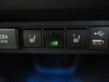 USBポートを搭載しています!USBケーブルをつないで車にスマートフォンやタブレットなどの電子機器を接続できます☆