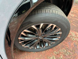 235/55R19タイヤと専用アルミホイール付き!冬タイヤは別途ご用意が必要です。ぜひご相談ください(^^♪
