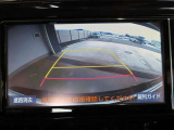 バックガイドモニターで、後方を確認しながら安心して駐車することができます。運転初心者も熟練者も必須の機能ですよ!