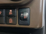 積載時に後ろが下がってライトが高くなったことによる相手車への眩惑を防止する焦点調整ができます