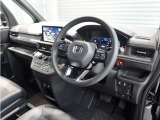 ◆視界広々で非常に運転しやすくロングドライブでも疲れを感じさせないすっきりとまとまったインパネ周りです。