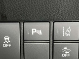 車両前後に搭載されたセンサーで静止物との距離を検知し、ブザー音やディスプレイ表示、音声案内で運転者に知らせます!