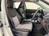 運転席はパワーシートになっていてドライバーにあわせた微調整が可能!