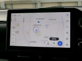 DCM(専用通信機)を装備したコネクティッドナビです。なお無償でのご利用期間は限定(令和10年6月まで)されています。詳しくは営業スタッフにお問い合わせください。