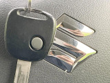 【キーレス】少し離れた場所からでもボタン一つでドアの開錠・施錠ができるのでとっても便利!ドアの鍵穴周りに傷をつけることもありません♪