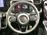 【純正革巻きステアリング】上質な革を使用することで、手にしっかり馴染みとても運転しやすいハンドルです♪