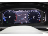 【デジタルメータークラスター】ディスプレイにナビなどの情報を表示します。