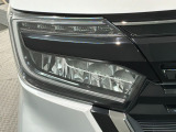 LEDヘッドライトは、点灯の瞬間から最大光量を発揮し、突然暗くなるトンネルなどでの安定感を高めます。
