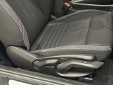 自分に合ったドライビングポジションへ。運転席まわりも使いやすく設計されています。