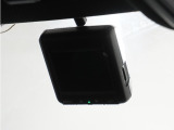 ◆ドライブレコーダー◆映像・音声などを記録する自動車用の装置です。 もしもの事故の際の記録はもちろん、旅行の際の思い出としてドライブの映像を楽しむことができます。