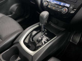 操作が簡単なシフトレバーですのでストレスなく運転が出来ますよ!