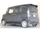 当店の展示車は、プロの業者にボディーの磨き、ルームクリーニングを依頼していますので、とてもきれいです!!ぜひ、見にいらしてください!