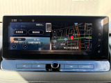 エクストレイル専用設計の大型12.3インチ純正ナビを搭載しています。視認性に優れた大画面で、インパネに美しく溶け込むデザインです。充実した先進機能により、日々のドライブを快適にサポートします。