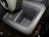 運転席の届きやすいところにドリンクホルダーがついています。視線をそらすことなく手に取れるので運転に集中できて安心ですね。
