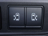 【両側電動スライドドアスイッチ】スマートキーや運転席のスイッチでスライドドアの開閉が可能♪電動なので力を入れてドアを開ける必要が無く小さいお子様でも、重い荷物を持っている時でもラクに開け閉めできます