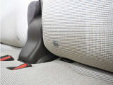 ◆ISOFIX◆シートベルトいらずでチャイルドシートと固定金具を連結するだけでガッチリ固定できます。