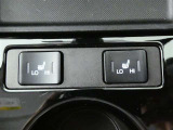 運転席と助手席には寒い時にうれしいシートヒーターが装備されてます。