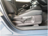 【シートアジャスター】上下調整できるシートアジャスター!運転手にあったドライバーズポジションができますね。