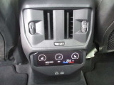 後部座席の方もゆったり乗車可能です!