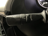 レバー上の表示から機能を確認しやすく、運転席で手元を見ながら操作できます。雨天時など視界を確保したい場面で、日々の運転をサポートします。