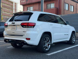 後方には障害物センサー装備!駐車が不安な方にとってバックカメラと併用でき頼もしい装備です!