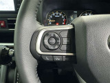 ステアリングスイッチ装備!運転しながら手元でオーディオの操作などができます。