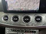 バックカメラにより駐車時の後方確認も楽にできます。
