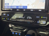 オートエアコン付きなので一度、気温を設定すれば自動的に過ごし易い温度に調整してくれますよ。 車内をいつでも快適空間にしてくれます。