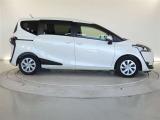両側パワースライドドア付きだから、狭い駐車スペースなどでの 乗り降りラクラク!小さなお子さまのいるご家庭には嬉しい装備。