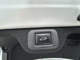 パワーバックドア機能付き!!トランクの開閉が楽になります★