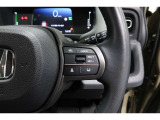 Hondaセンシングの機能のひとつ、アダプティブクルーズコントロール付!アクセルから足を離しても設定したスピードと前車との車間を保ち走行してくれます!車線維持もアシスト☆高速道路で疲労軽減ですね☆