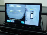 ◆マルチビューカメラシステム◆運転席から見づらい前後左右を、ナビ画面の映像で確認。見通しの悪い交差点や狭い道でのすれ違い、駐車などをサポートします。