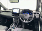 運転席まわりです。 各操作スイッチは使いやすい位置に配置されてます。