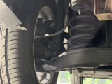 お車を安心してお乗りいただく為には、足回りの定期点検が欠かせません。サービスサポート(有償保証)では無料点検もご提供しており、安心のカーライフをお過ごしいただけるサポート体制が整っています。