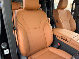 運転席:プレミアムナッパーレザーシート パワーシート シートベンチレーション(Hot&Cool)