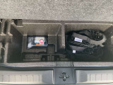 パンク修理剤とエアーコンプレッサーと車載工具も完備!!