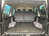 積み下ろしのしやすいデッキにはたっぷりと荷物を積み込んでいただけます。遊びから仕事まで、様々なシーンで頼れます♪