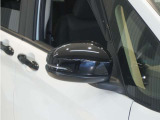 ◆ドアミラーウインカー◆ドアミラーにウインカーを装備しています。対向車に自身の進行方向を合図し安全に運転できます。