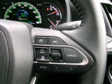 レーンディパーチャーアラートは、車線の逸脱を検知して音で教えてくれます。ドライブのサポートになりますね。(補助装置です)
