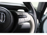Hondaセンシングの機能のひとつ、アダプティブクルーズコントロール付!アクセルから足を離しても設定したスピードと前車との車間を保ち走行してくれます!車線維持もアシスト☆高速道路で疲労軽減ですね☆