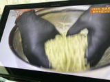 画面にはテレビ映像が表示されており、停車中に映像を視聴したい時に活用できます。画面上で映像を確認できる装備を備え、休憩時間など車を停めている間の過ごし方にも便利です。
