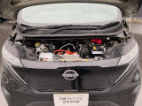 電気自動車ですのでモータールームです。20kwhのバッテリーを搭載しています。