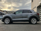 VWならではのサイドシルエット。伸びやかさを表現した印象的なサイドのプレスラインが目を惹きます♪
