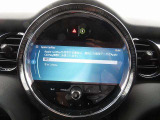 ◆iDriveを装備。操作系統をディスプレイから独立させることで、人間工学に基づいた最適な運転環境を実現しております。◆
