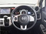 ◆視界広々で非常に運転しやすくロングドライブでも疲れを感じさせないすっきりとまとまったインパネ周りです。