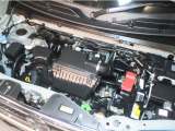 エンジンルームです。納車前整備付となりますので、エンジンオイルやオイルフィルターなど交換してからのお渡しです。