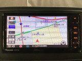 インダッシュメモリーナビを装備。スマホ感覚で操作できるタッチパネル式です。